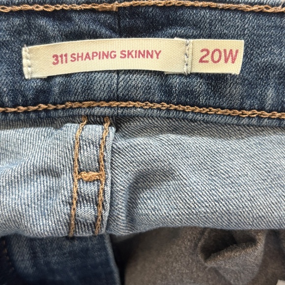 Levi's - 311 Shaping Skinny Jeans - size 20W - Picture 3 of 3